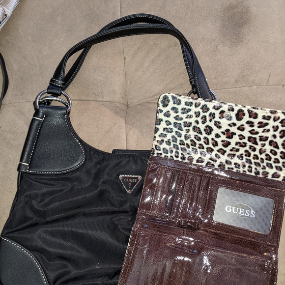 GUESS HANDBAGS - Picture 16 of 16